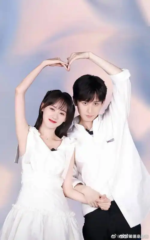 冰橙汁[超话]#磕cp上头导致姨妈提前的就只. 来自笨蛋小琉璃 - 微博