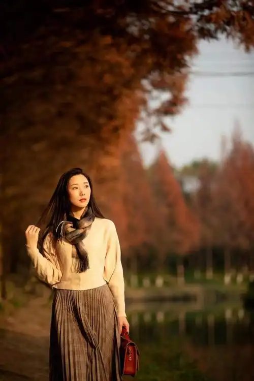 气质女性拍照技巧,7个有效摆姿,拍照优雅知性很有魅力