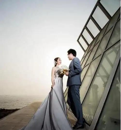 薛之谦与前妻高磊鑫复婚:分开是为了更好的相爱