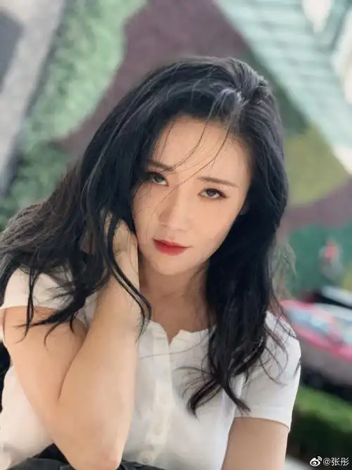 美女明星张彤的图集