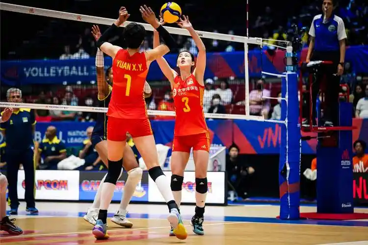 国际排联:李盈莹是中国女排的明星球员 二传刁琳宇处在最佳状态_比赛