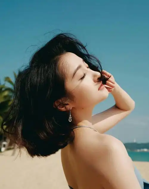 关晓彤蝴蝶蓝裙性感又迷人太吸引人了怪不得鹿晗着急追到手