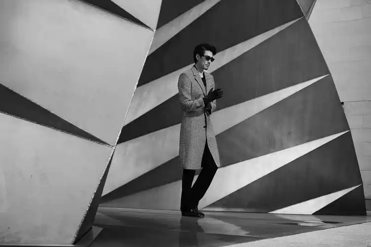 胡兵第十次伦敦时装周首秀开启20年代时尚征程