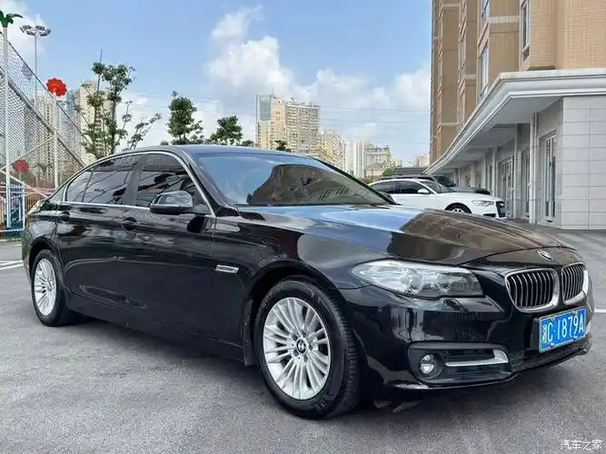 16宝马525li 本地老板一手车,11万多公里,右边前门更