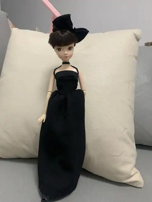 芭比娃娃手缝衣服