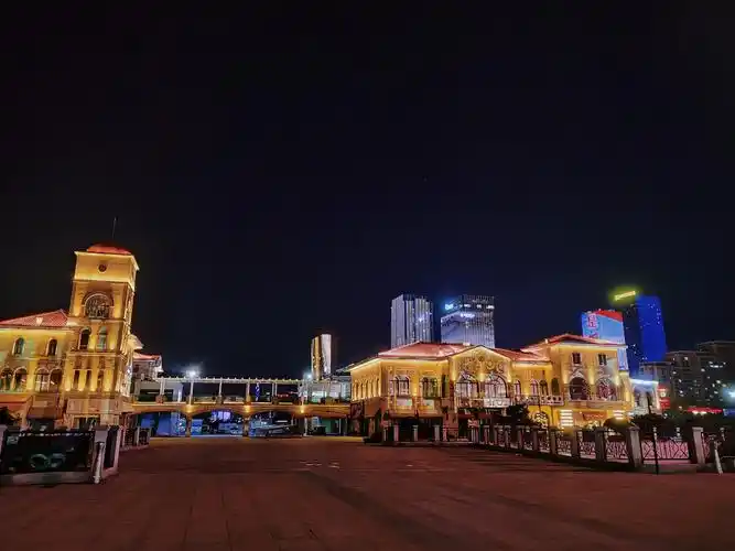 城市夜景青岛西海岸新区唐岛湾步行街夜景第一次发图请多多指教