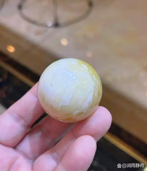 俄料瓷白妖花蜜蜡圆珠 158/克 品质干净 色泽一流  原矿保真 尺寸:37.