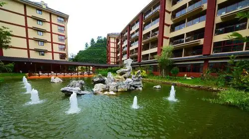 逸和源千岛湖疗养中心位于千岛湖镇淳杨线港口路666-668号千岛湖畔