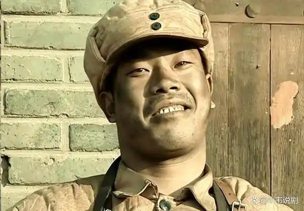 王有胜的饰演者曹启峰是一名普通的群众演员,并没有受过专业的表演