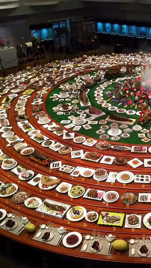 满汉全席#宫廷御膳"满汉全席"共1088道菜均为奇石无一雷同,价值8.