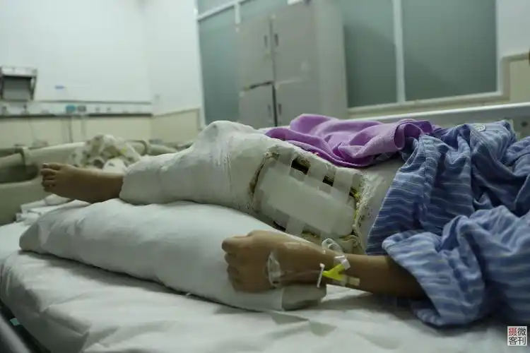 2017年7月,谢思涵接受了郑州大学第二附属医院瓷娃娃爱心病房的救助