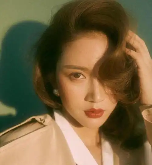 复古羊毛卷发型女,复古风真的是永远的神