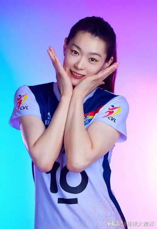 排坛于曼丽来也辽宁女排大队长段放联赛写真欣赏