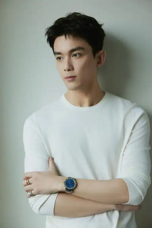 stars love bvlgari#  @吴磊leo演绎bvlgari宝格丽珠宝及腕表作品