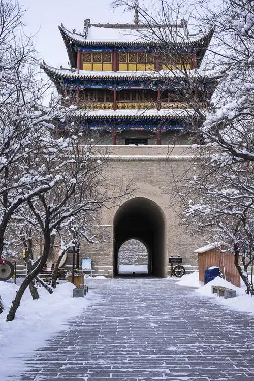 雪中的嘉峪关关城(一)