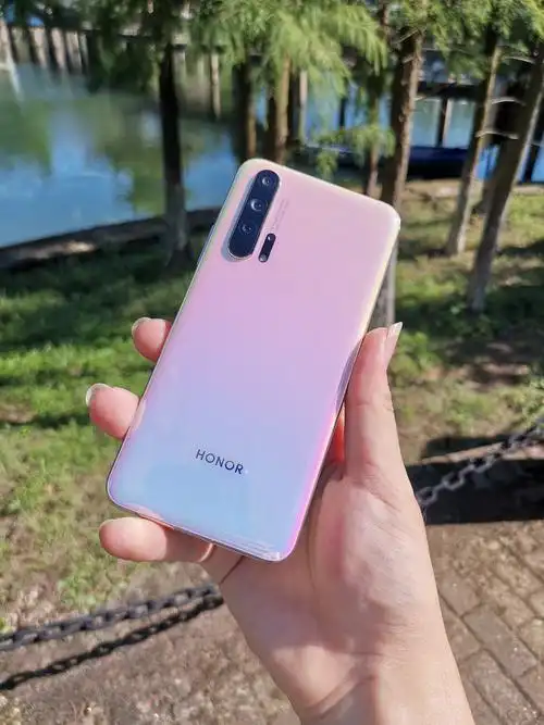 上手荣耀20 pro冰岛幻境,美学旗舰