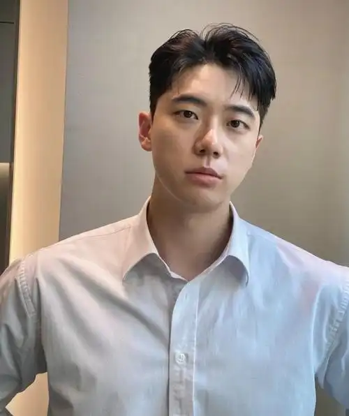 男生剪发不要只会"稍微剪短",这3款发型很潮流,谁剪谁帅气