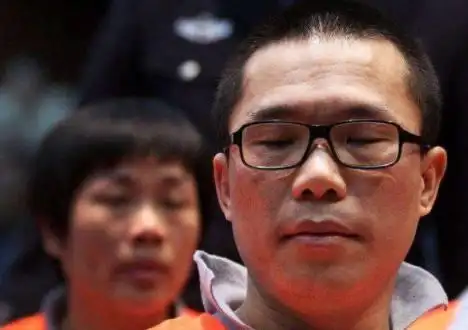 深圳黑老大敛财2亿无人敢惹向华强也罩着他