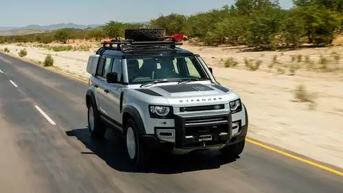 全新一代的路虎卫士110,为啥能卖到100万?__凤凰网