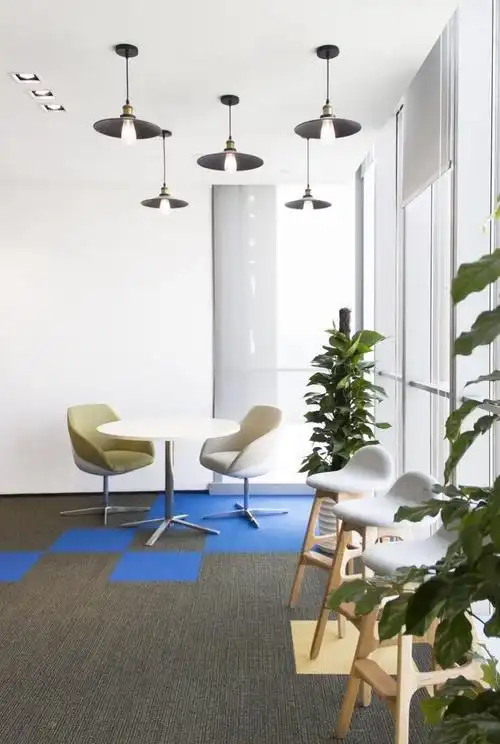 1000平其他办公空间装修效果案例-阳光创意办公室装修实景图赏析