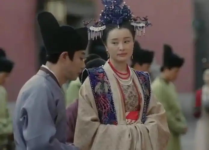 待遇比曹操和李世民都高,还差点当了皇帝|赵元俨|刘娥|赵祯_新浪新闻