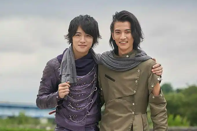 假面骑士时王47集预告:叔公偷走手表,大混战爆发,三号驰骑回归