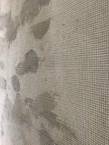 全房墙面腻子挂网,避免后期腻子开裂情况