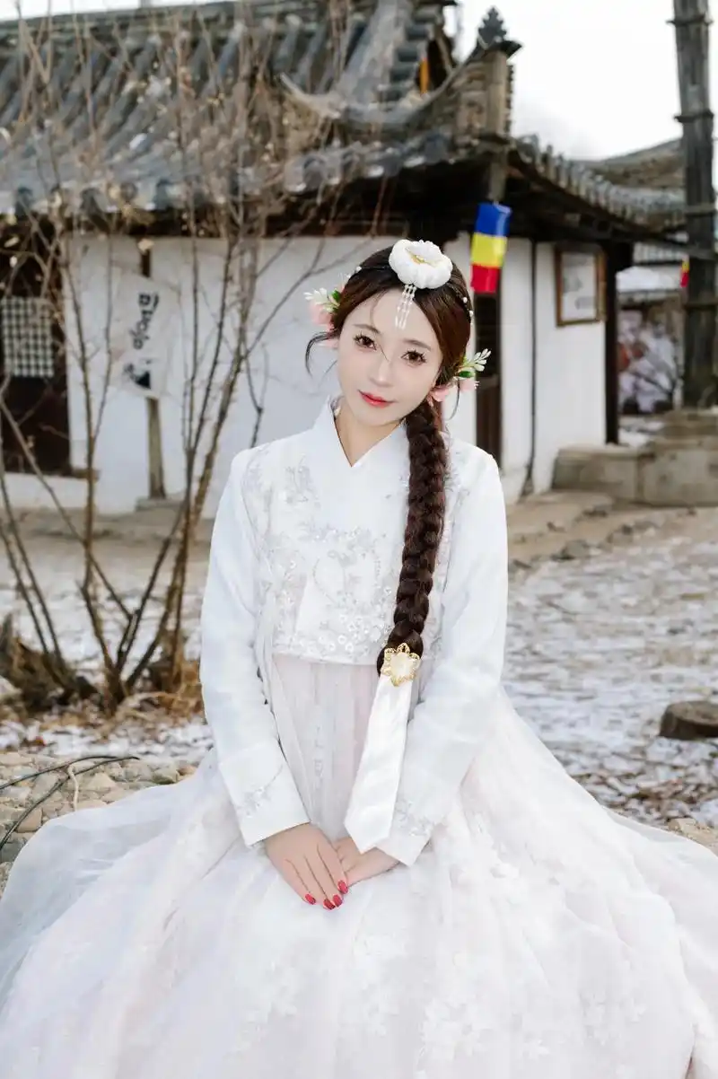 总要去延吉当一次朝鲜公主吧#延吉写真 #朝鲜族服装 #延吉 - 抖音