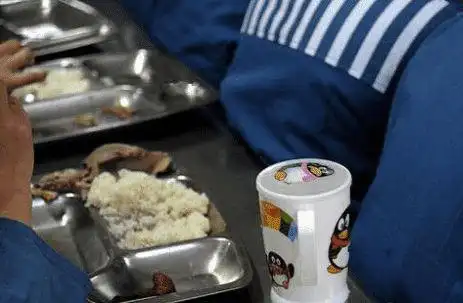 女子监狱死刑犯吃完这一餐就要上路了但为何都是脱衣被处决的