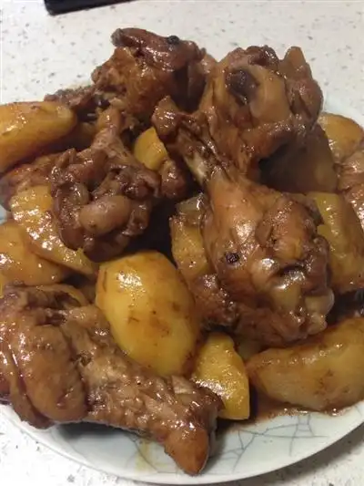 土豆炖鸡腿的做法_家常做法_怎么做好吃_热量/卡路里_大厨艺