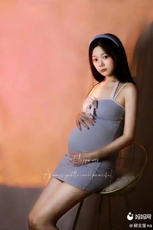 在家拍孕肚照 快足月啦 宝宝加油