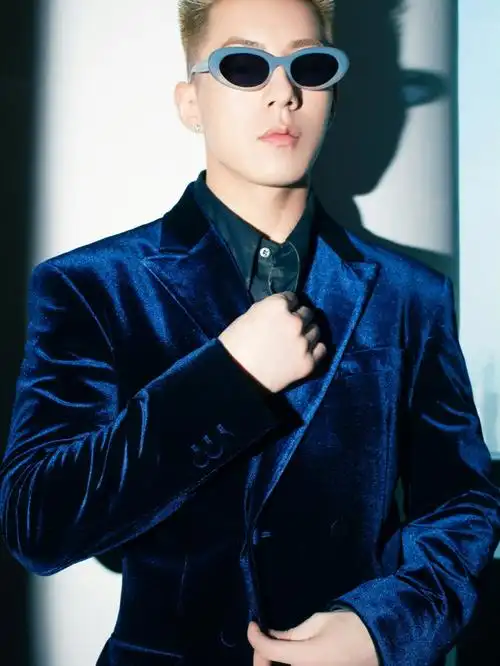 西装卡casper卡斯柏