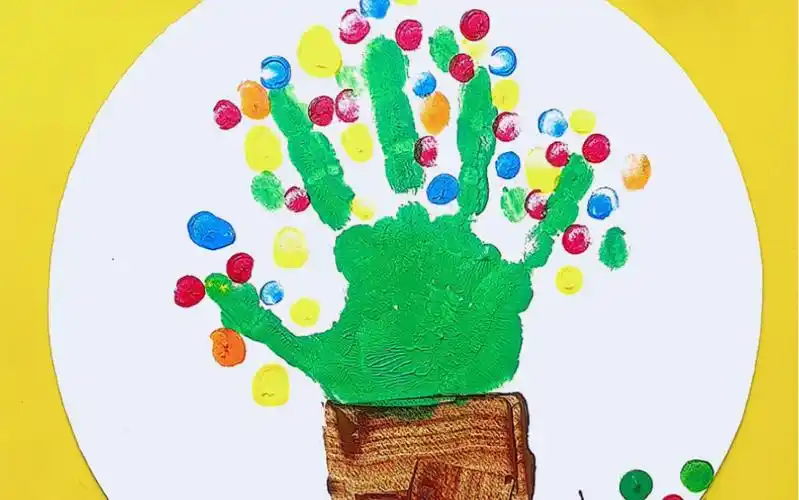 手掌创意画:宝宝首秀!小小手创意画《仙人掌》