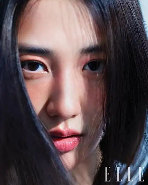 韩国女艺人朴河宣最新杂志写真曝光