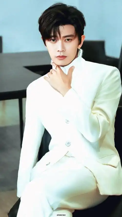 任嘉伦对手控很友好