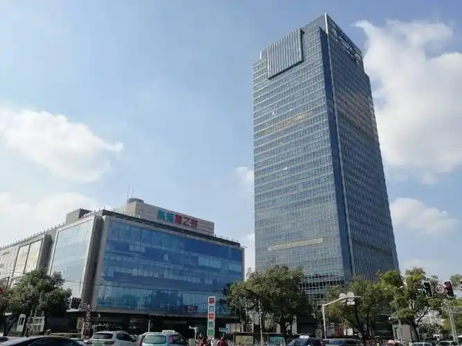 凯德龙之梦闵行写字楼出租,1/5号线 莘庄北广场(龙之梦)精装162平带