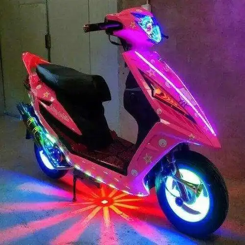 "鬼火摩托车"为何被禁?车主知道危害后,直呼:保住了小命