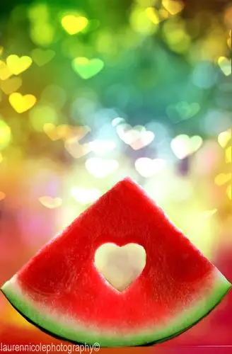 西瓜红是什么颜色