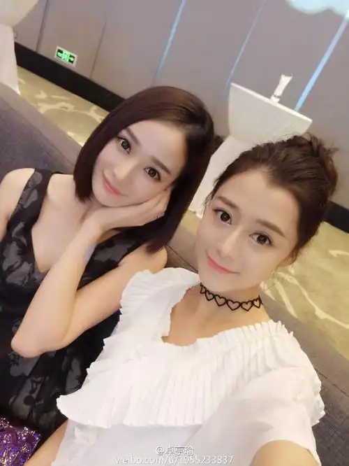 女装/搭配 自拍美女