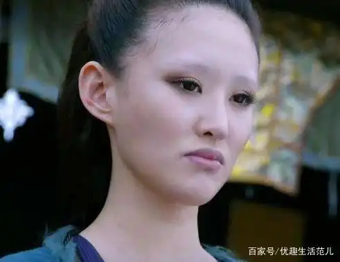 当《花千骨》中的"绿鞘"画上眉毛后,尽显清纯,美到不敢认