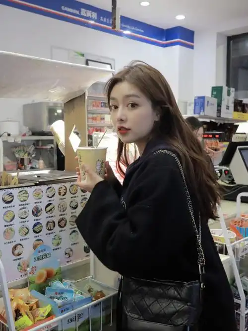 昨天和姐妹在高山街拍樱花,太冷了,找了一家便利店吃关东煮96位置就