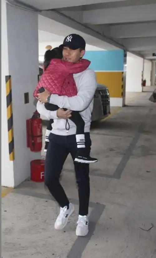 刘恺威全家避谈杨幂,港媒:杨幂未陪女儿过生日插图6