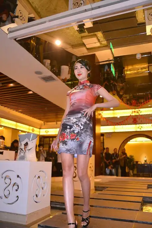 旗袍 模特 (9).jpg