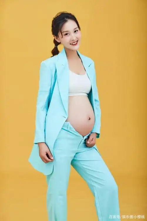 谢孟伟妻子孕期照曝光!身材纤细苗条,孕期一点没胖!