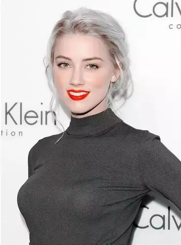 海王里的性感尤物德普前妻蛇蝎美人amberheard