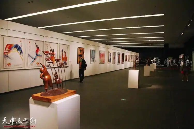 第九届中国体育美术作品展览在天津美术馆开幕