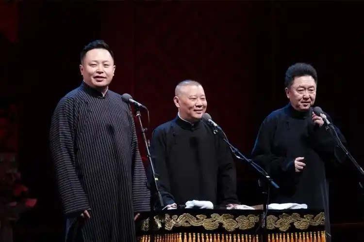 但注定是相声社团德云社的爆发之年,山东的文化广场和德云学院,天津的