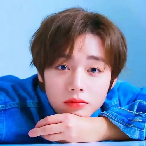 这组好可爱啊,简直就是个小朋友啊#朴志训  #朴志训的神仙颜值