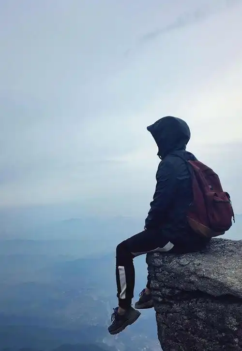 一个人背着包浪迹天涯