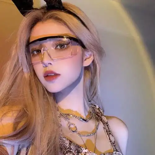 头像女生你和快乐一样值得我去奔赴